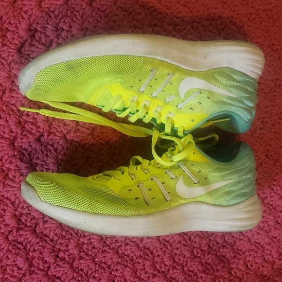 Nike Ombre Volt to teal sneakers - Picture 3 of 5